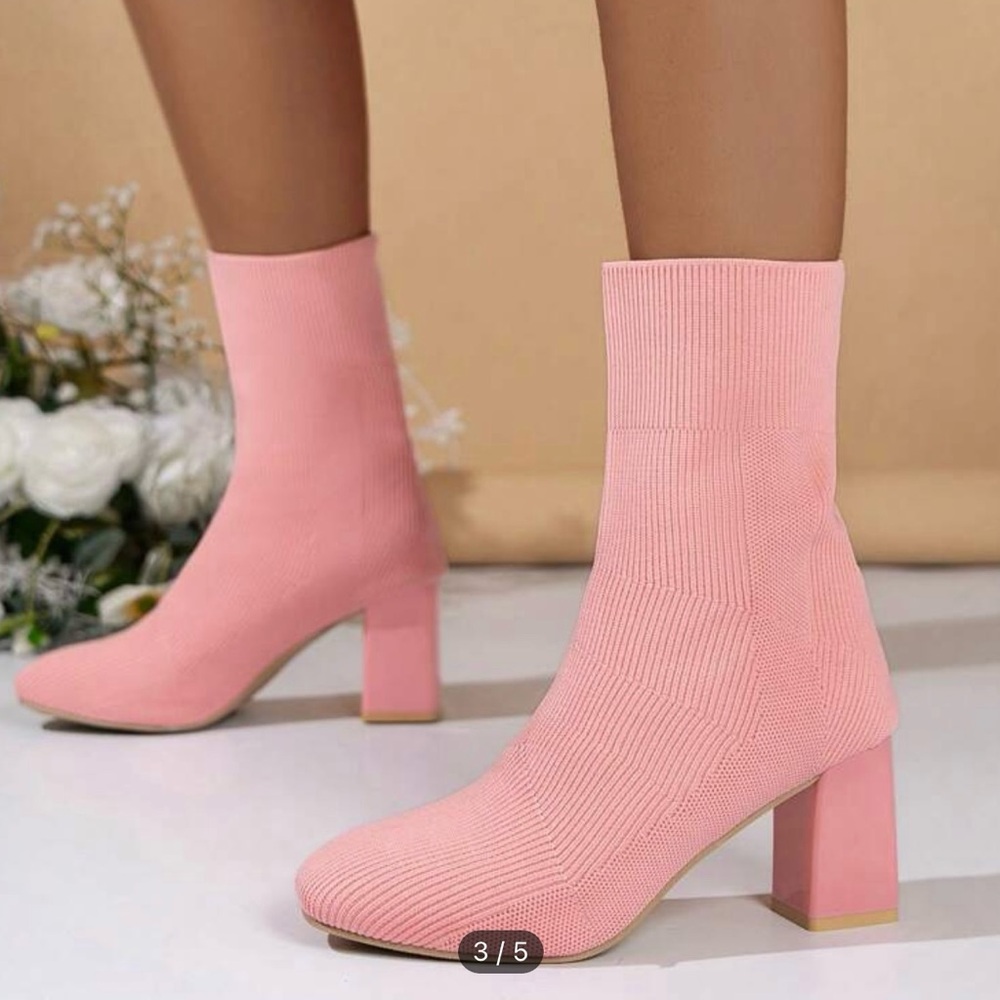 Elegant women’s boots slim look high heels